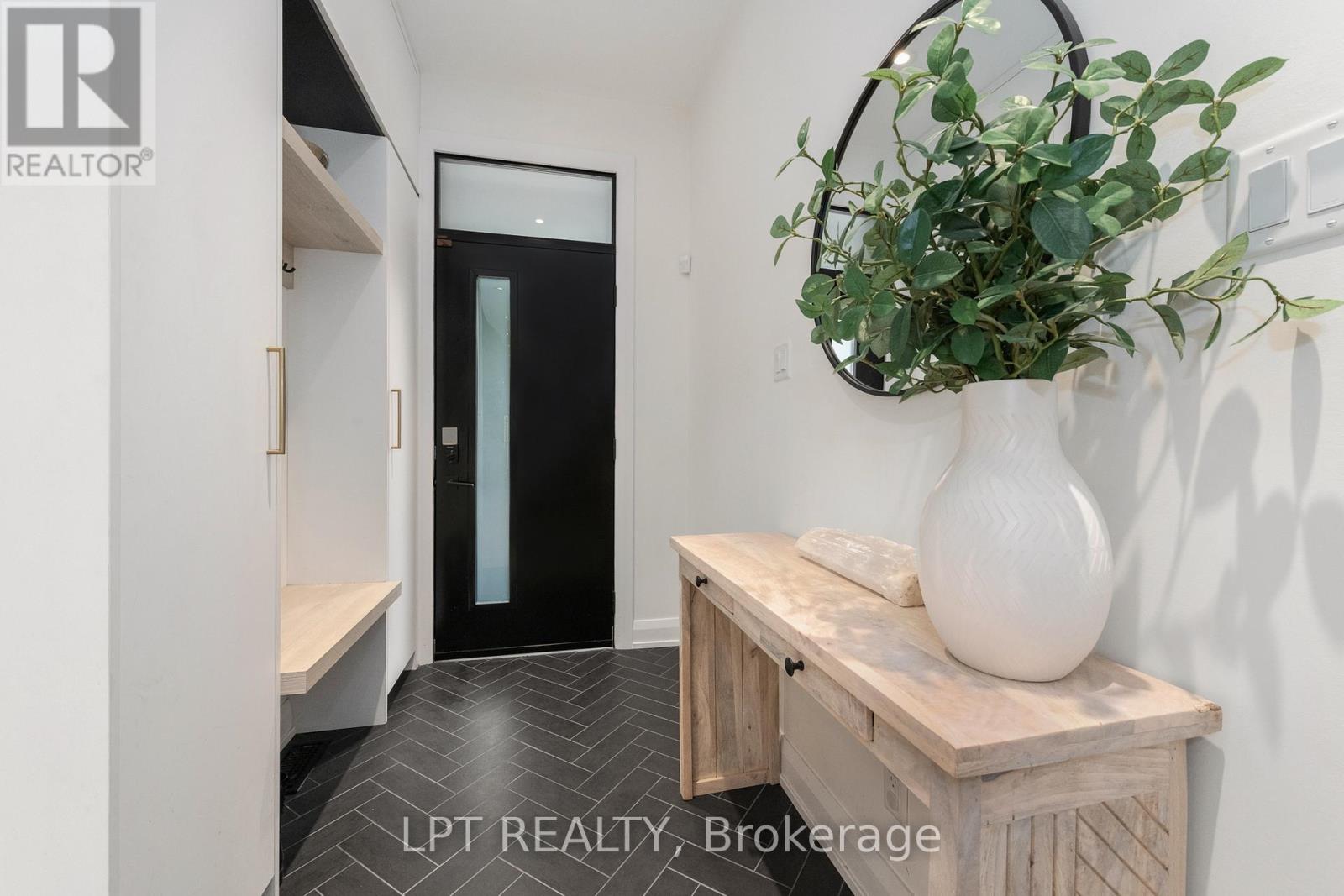 323 Booth Street Property Photo 4