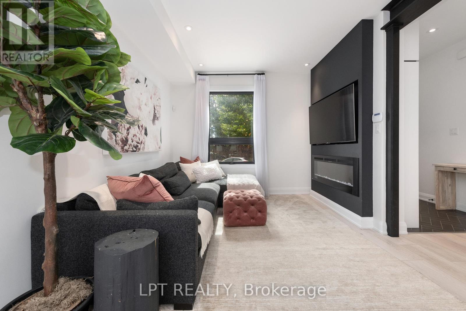 323 Booth Street Property Photo 7