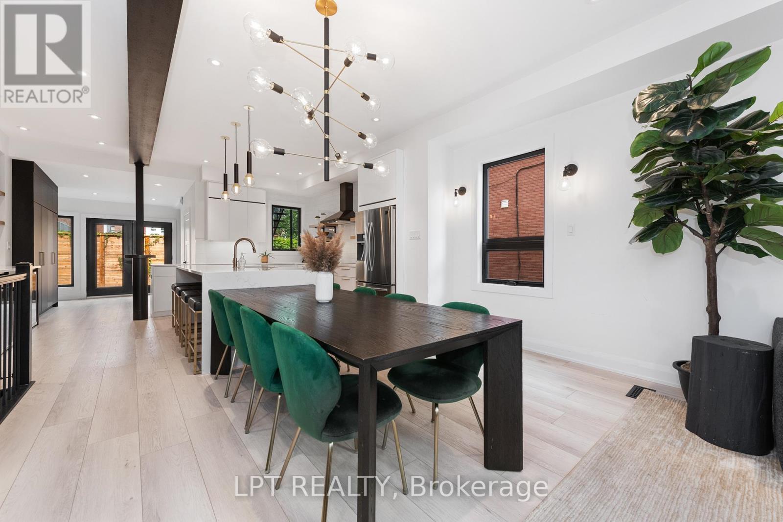 323 Booth Street Property Photo 10