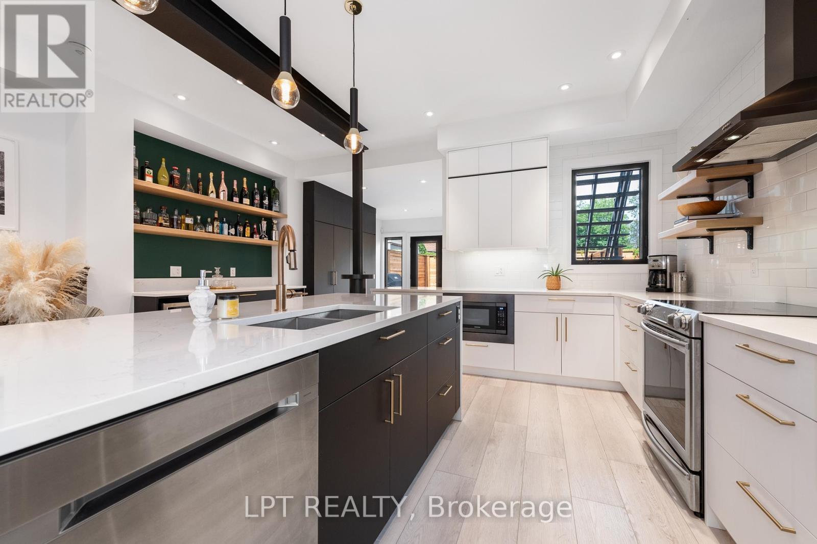 323 Booth Street Property Photo 14