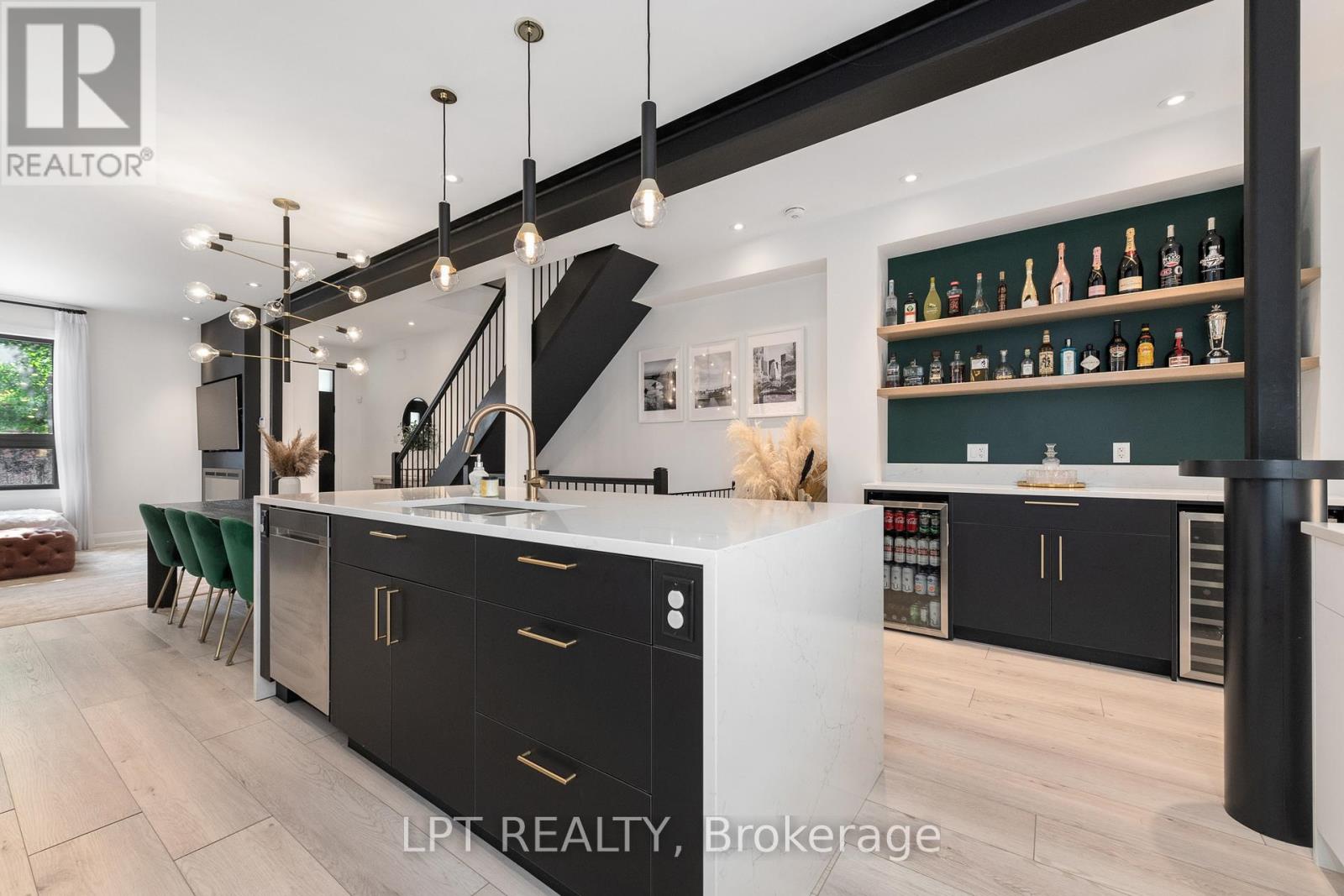 323 Booth Street Property Photo 15