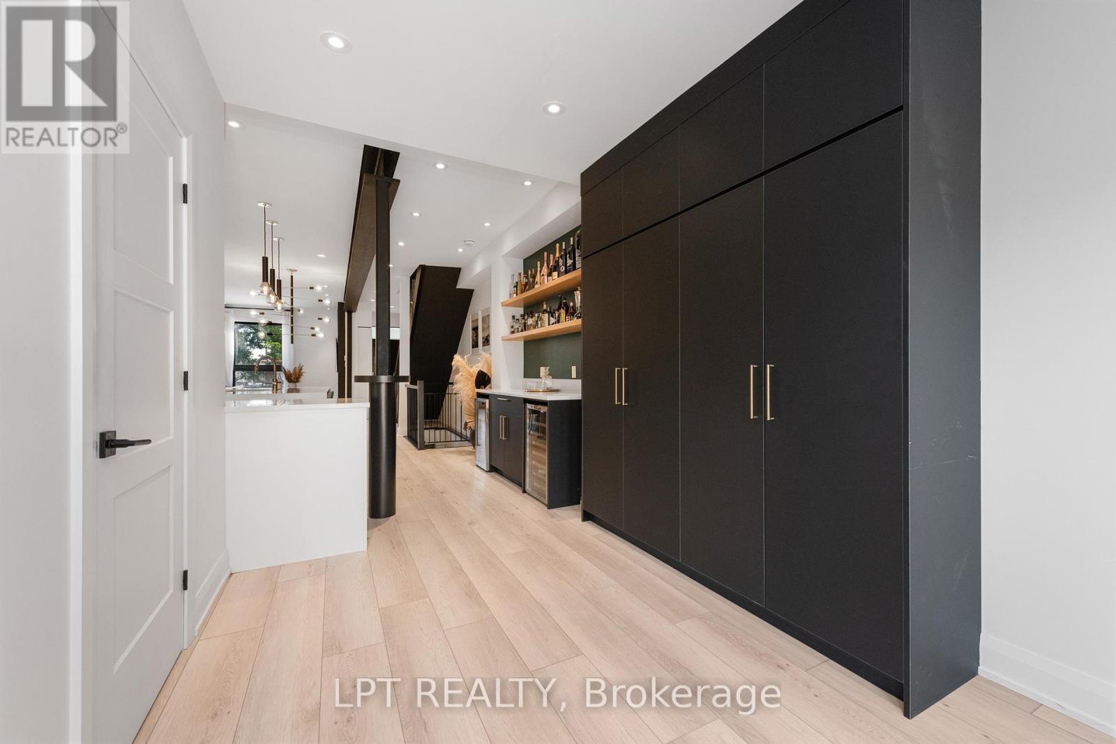 323 Booth Street Property Photo 20