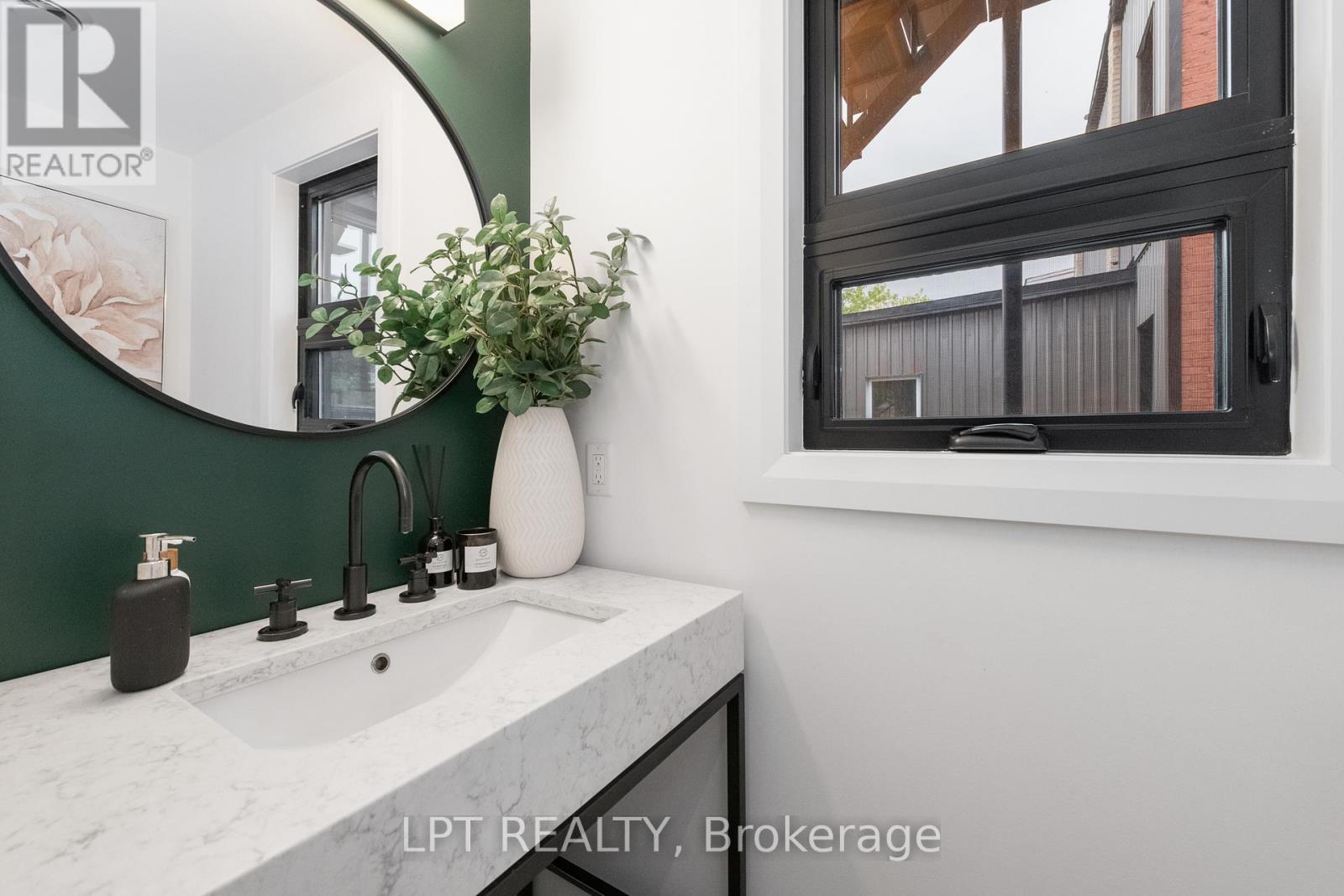 323 Booth Street Property Photo 21