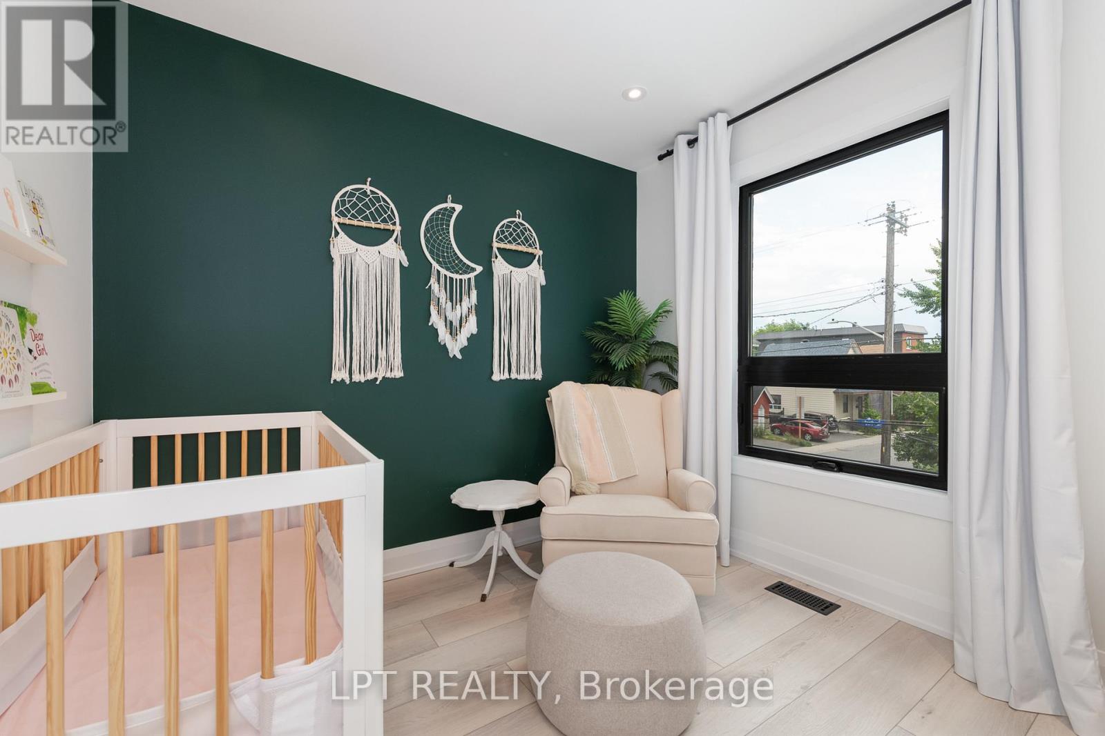 323 Booth Street Property Photo 24