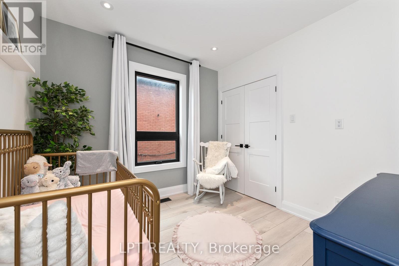 323 Booth Street Property Photo 27