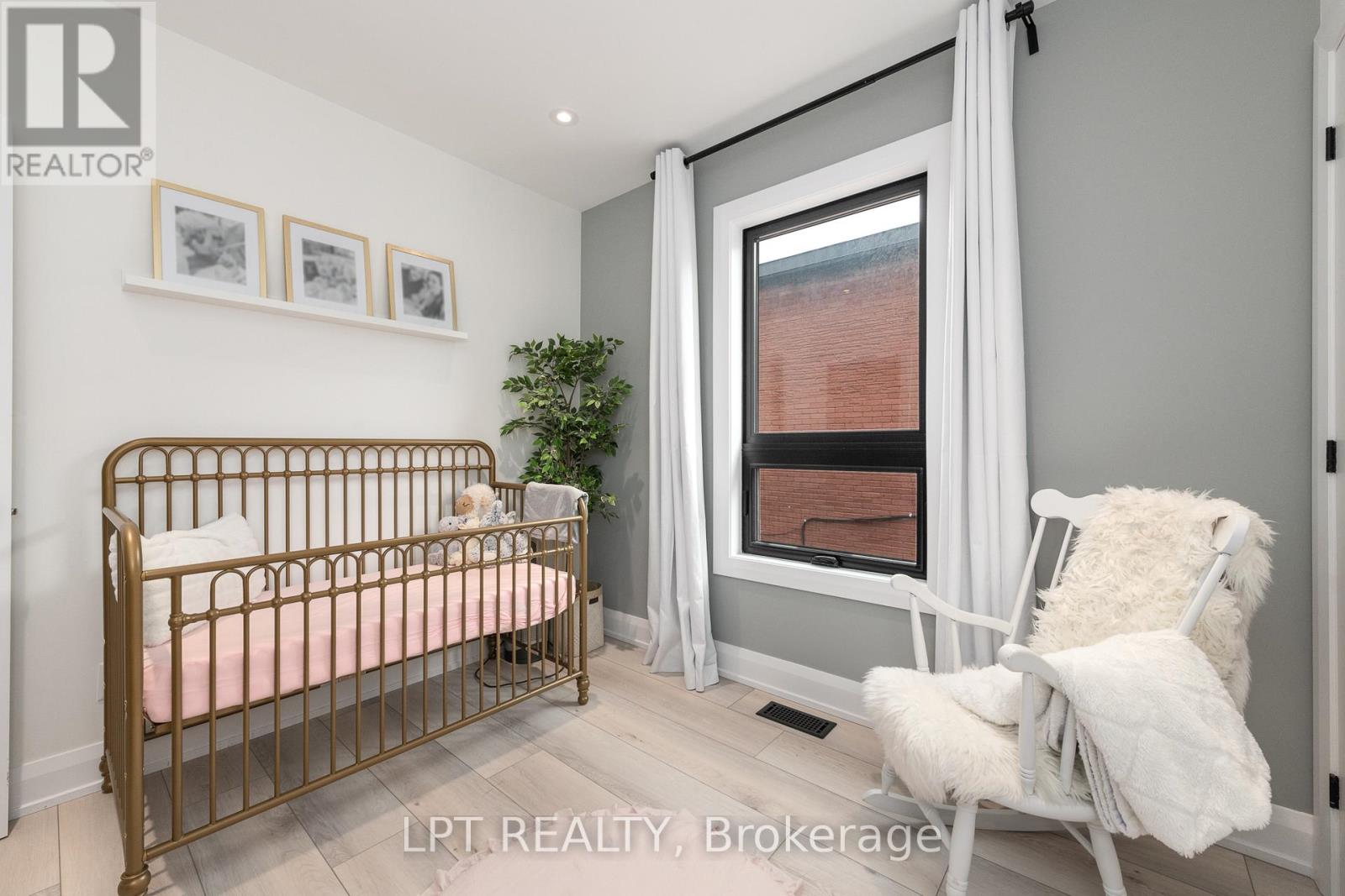323 Booth Street Property Photo 28