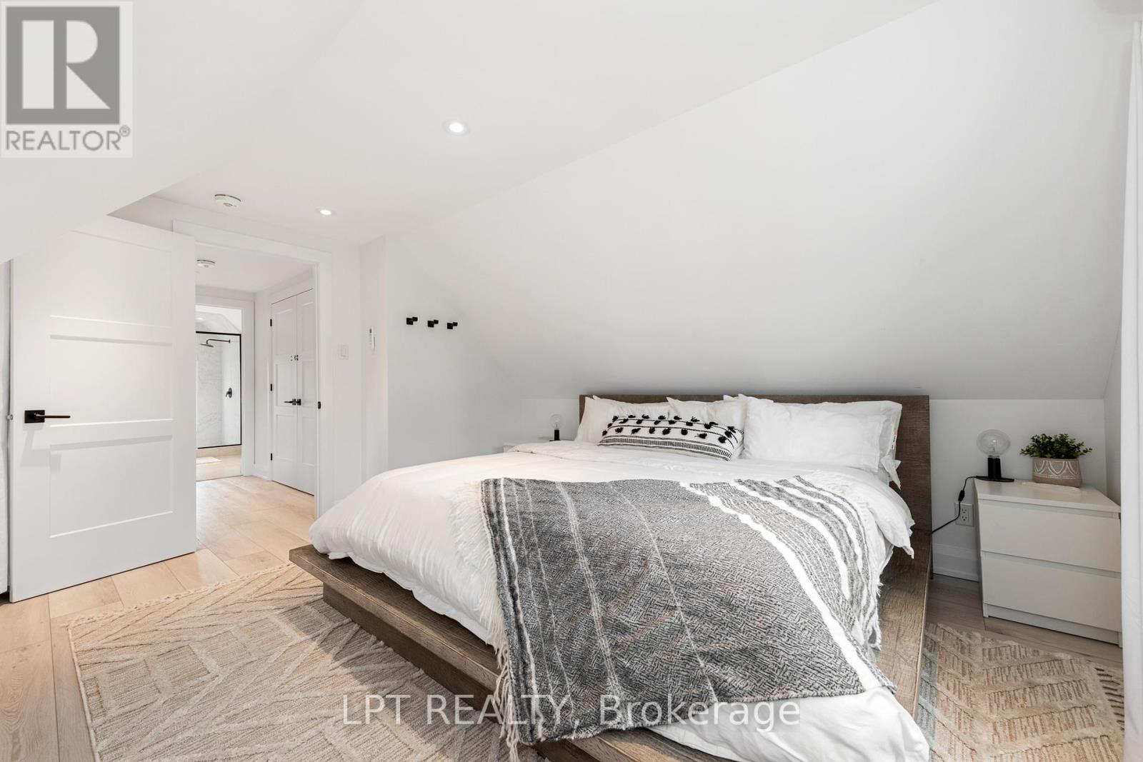 323 Booth Street Property Photo 37