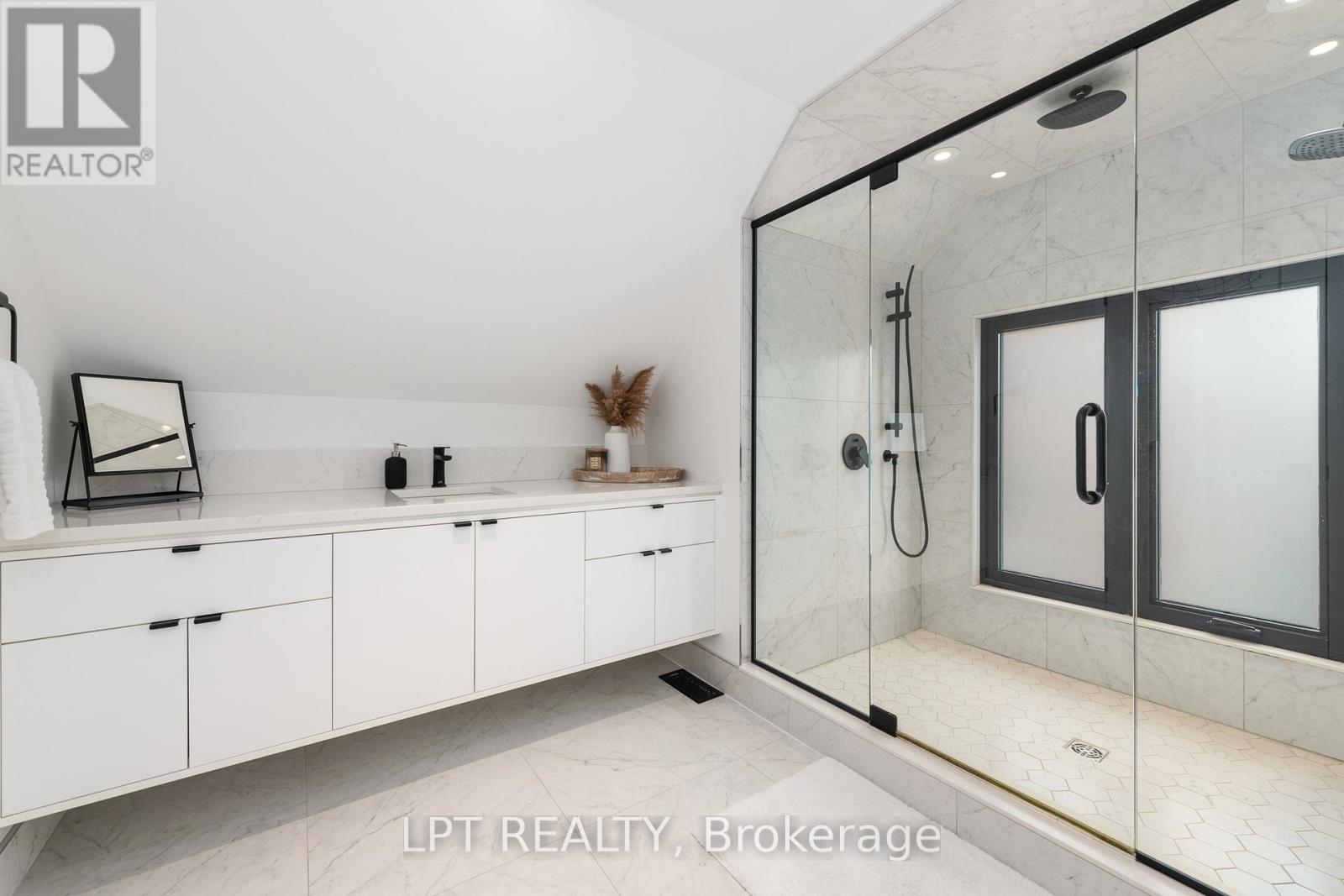 323 Booth Street Property Photo 39