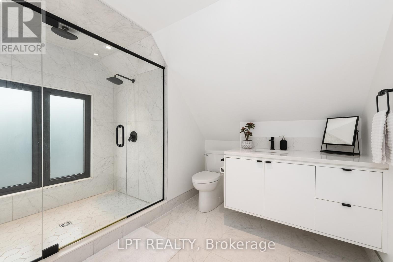 323 Booth Street Property Photo 40