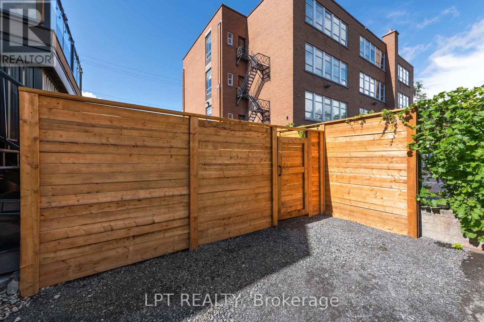 323 Booth Street Property Photo 42