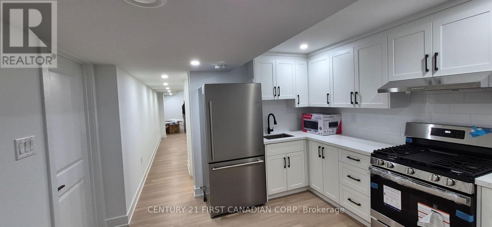 6663 Royal Magnolia Avenue Property Photo 3