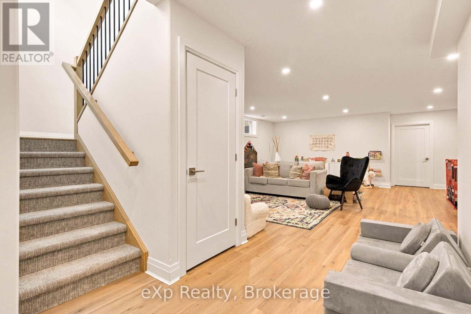 160 Orr Street Property Photo 35