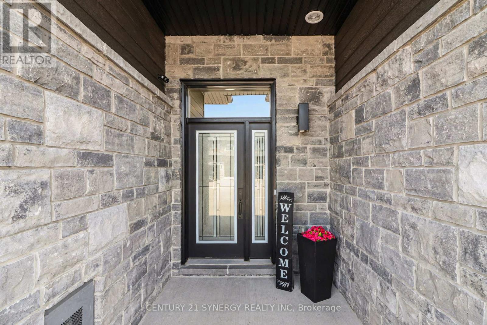 2011 Berne Street Property Photo 4