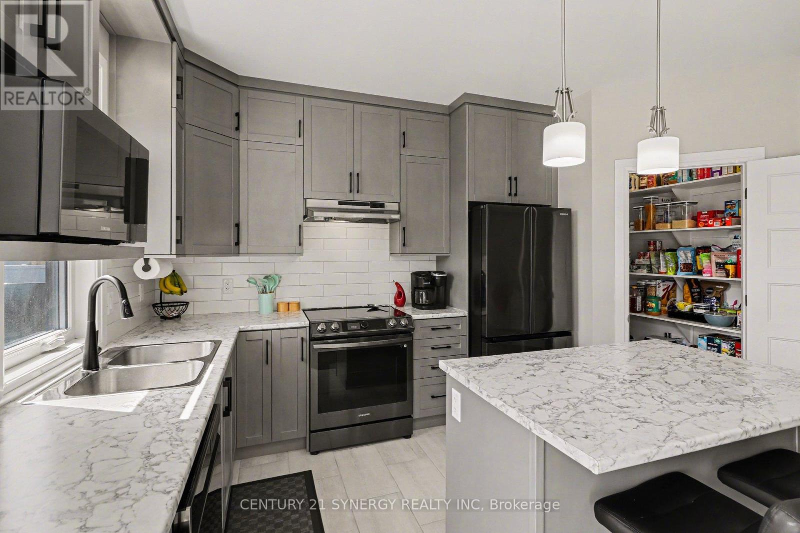 2011 Berne Street Property Photo 12