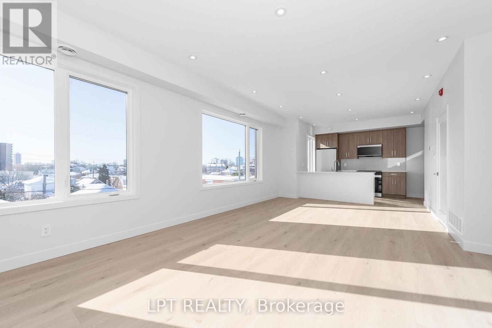 9 - 319 Shakespeare Street Property Photo 10