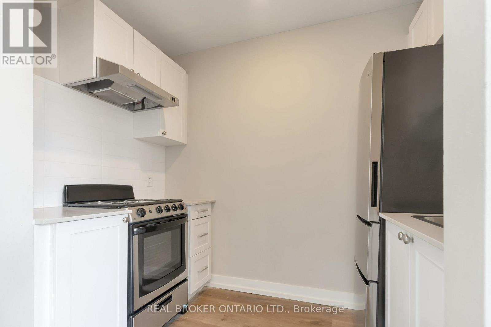 903-909 Main Street E Property Photo 7
