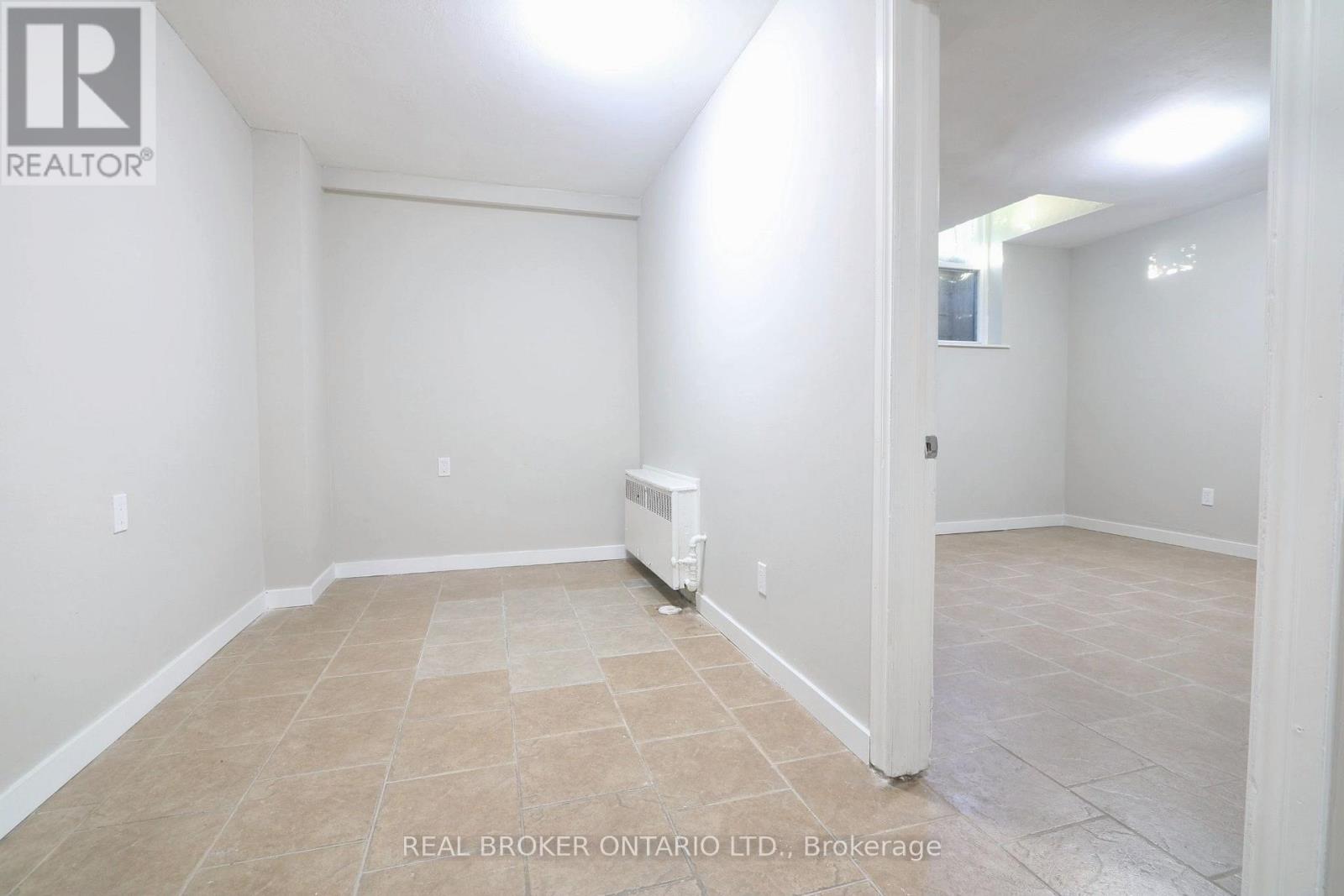 903-909 Main Street E Property Photo 23