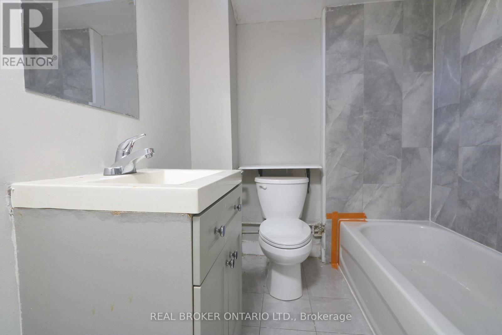 903-909 Main Street E Property Photo 25