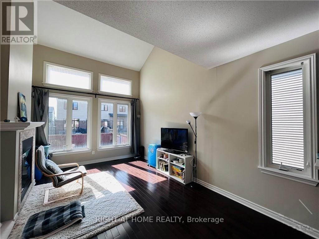 105 Nutting Crescent Property Photo 4