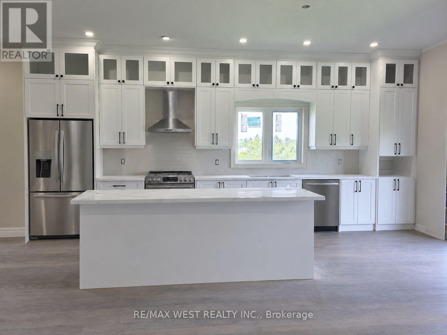 215 Forler Street Property Photo 4