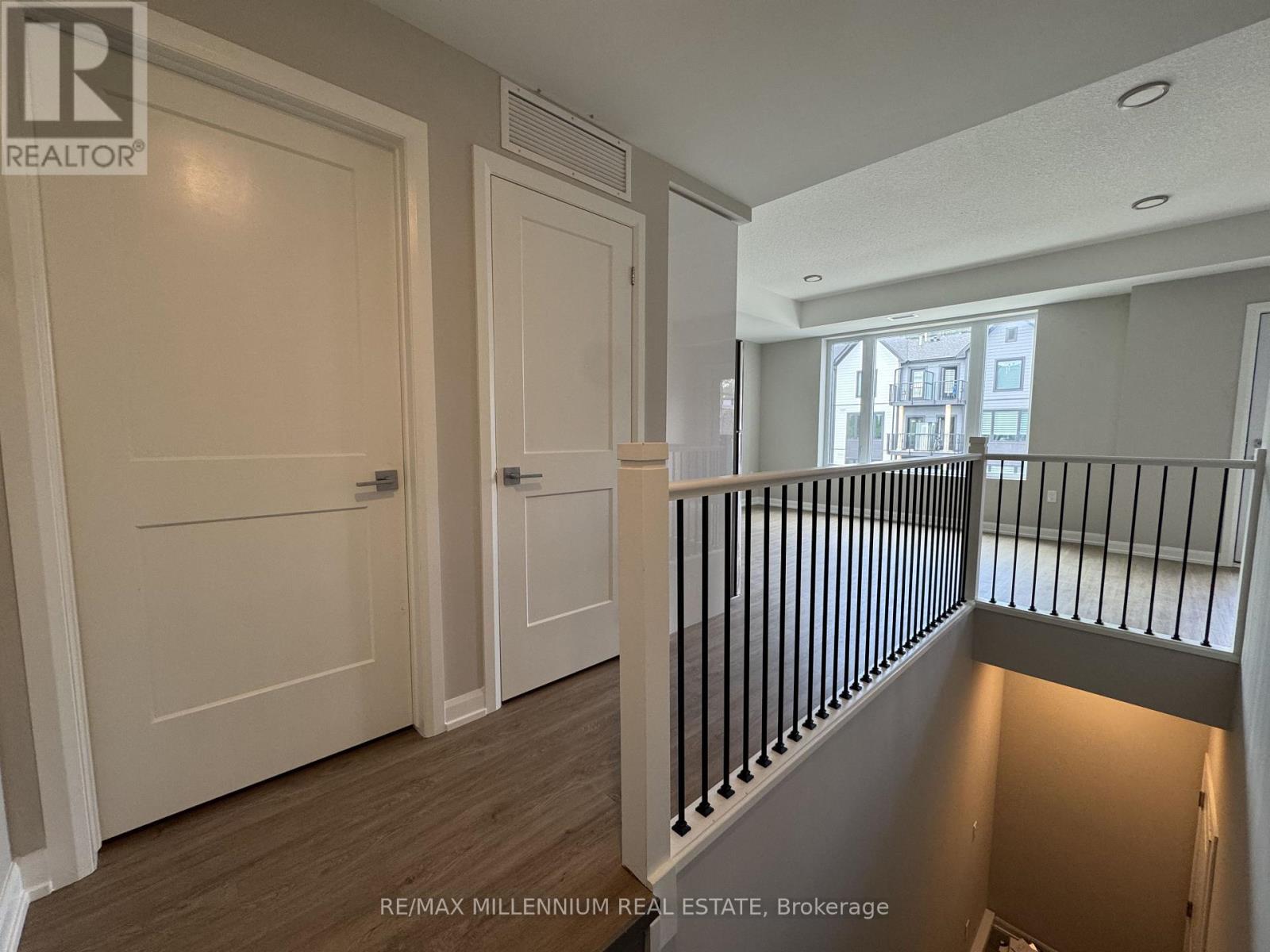 214 - 708 Woolwich Street Property Photo 5