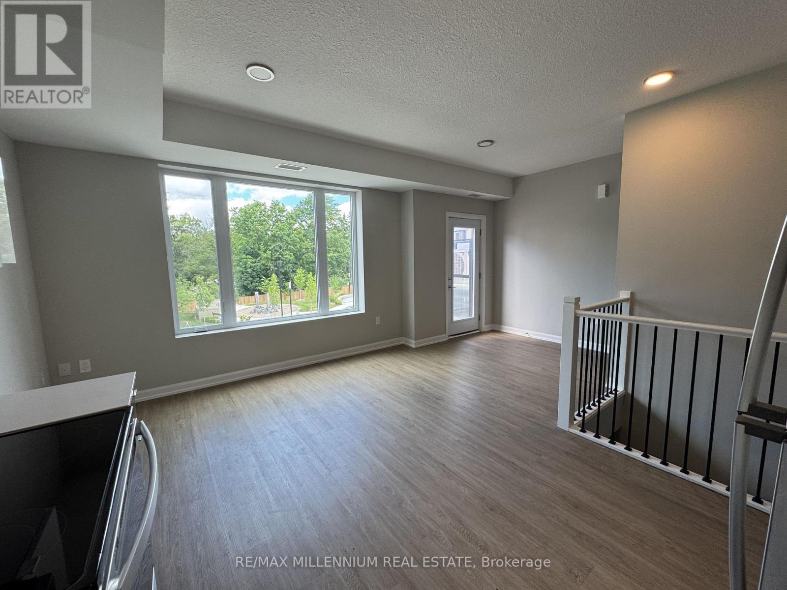 214 - 708 Woolwich Street Property Photo 9