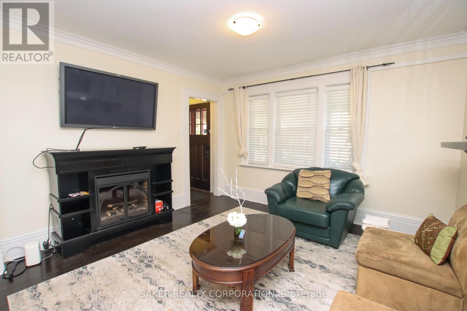 128 Mount Pleasant Avenue Property Photo 9