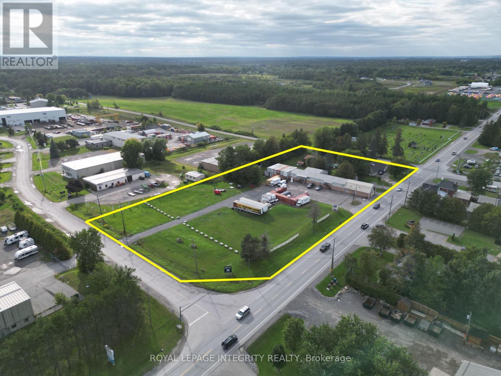 2591 Carp Road Property Photo 3