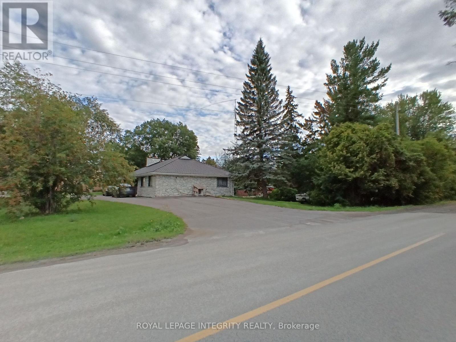 2591 Carp Road Property Photo 24
