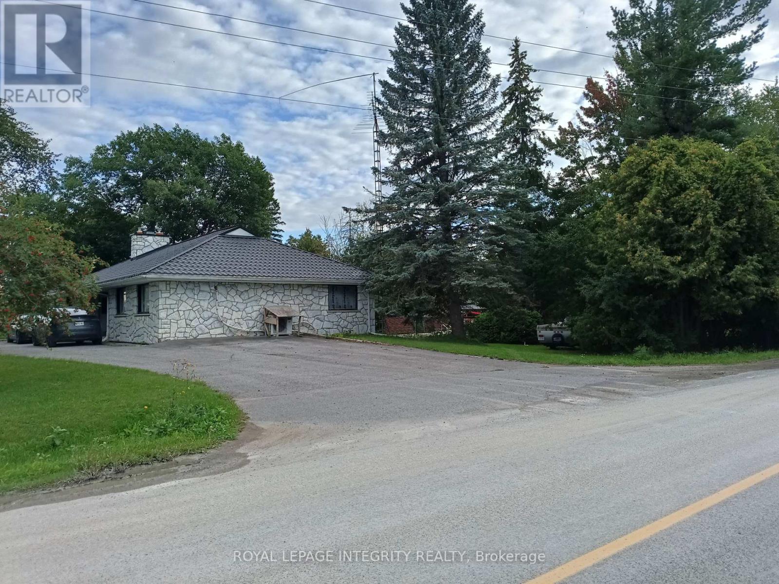 2591 Carp Road Property Photo 25