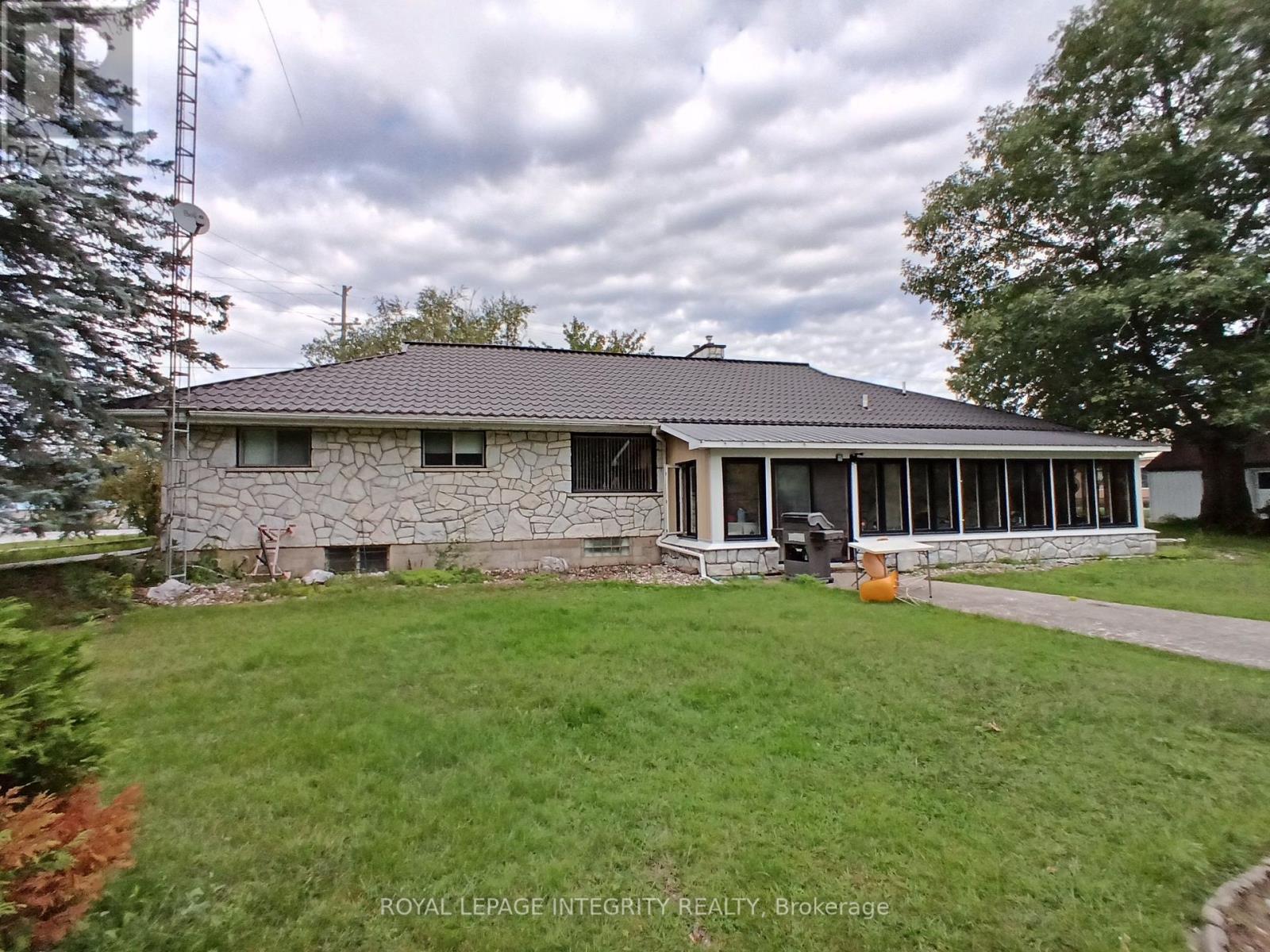 2591 Carp Road Property Photo 28