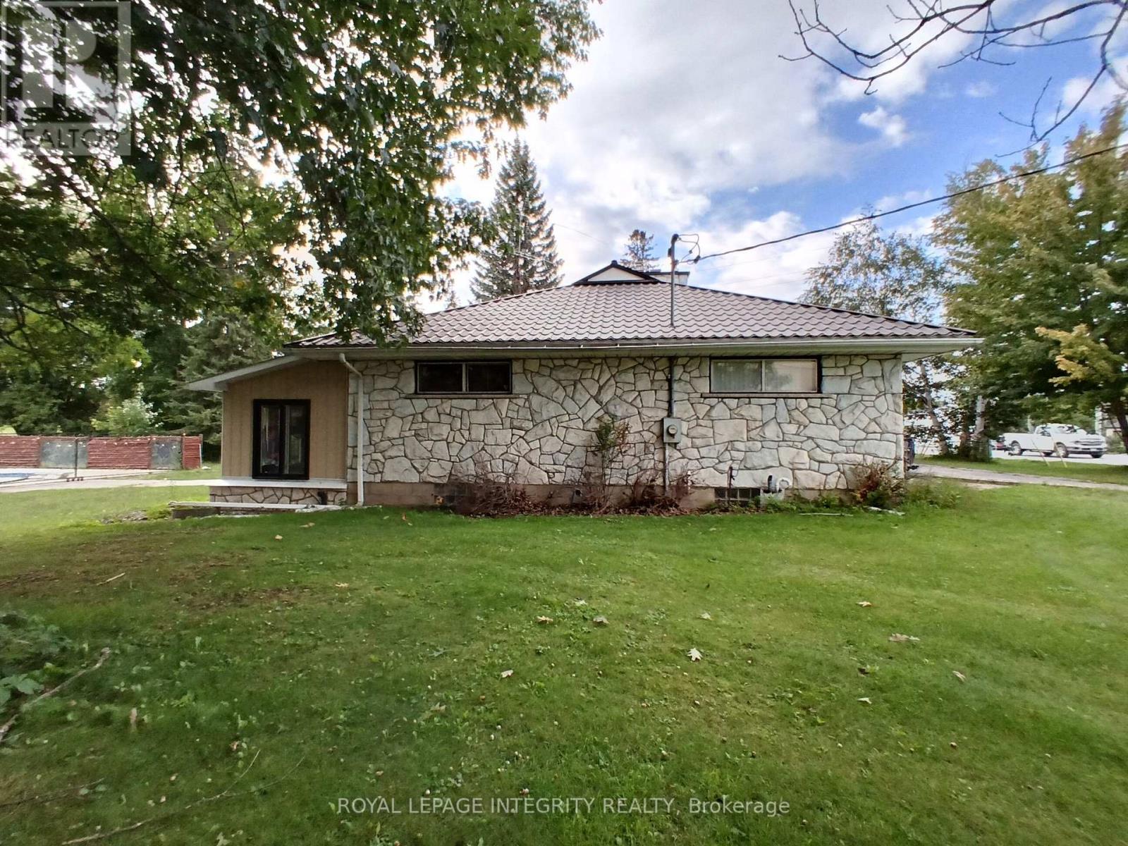 2591 Carp Road Property Photo 32
