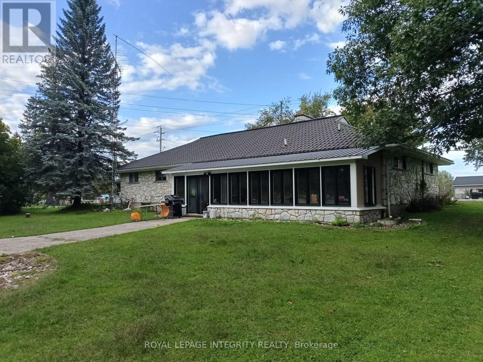 2591 Carp Road Property Photo 34