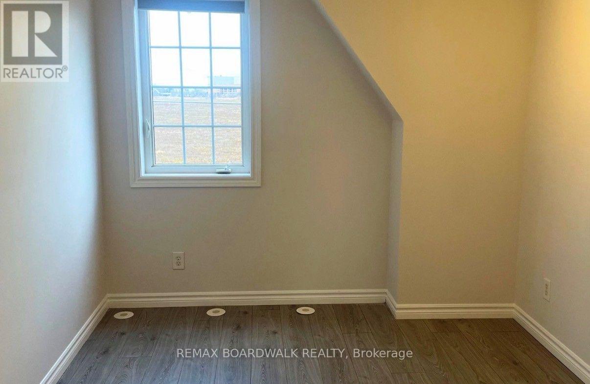 1736 Maple Grove Road Property Photo 8