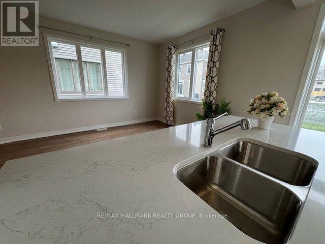 521 Galanthus Walk Property Photo 8