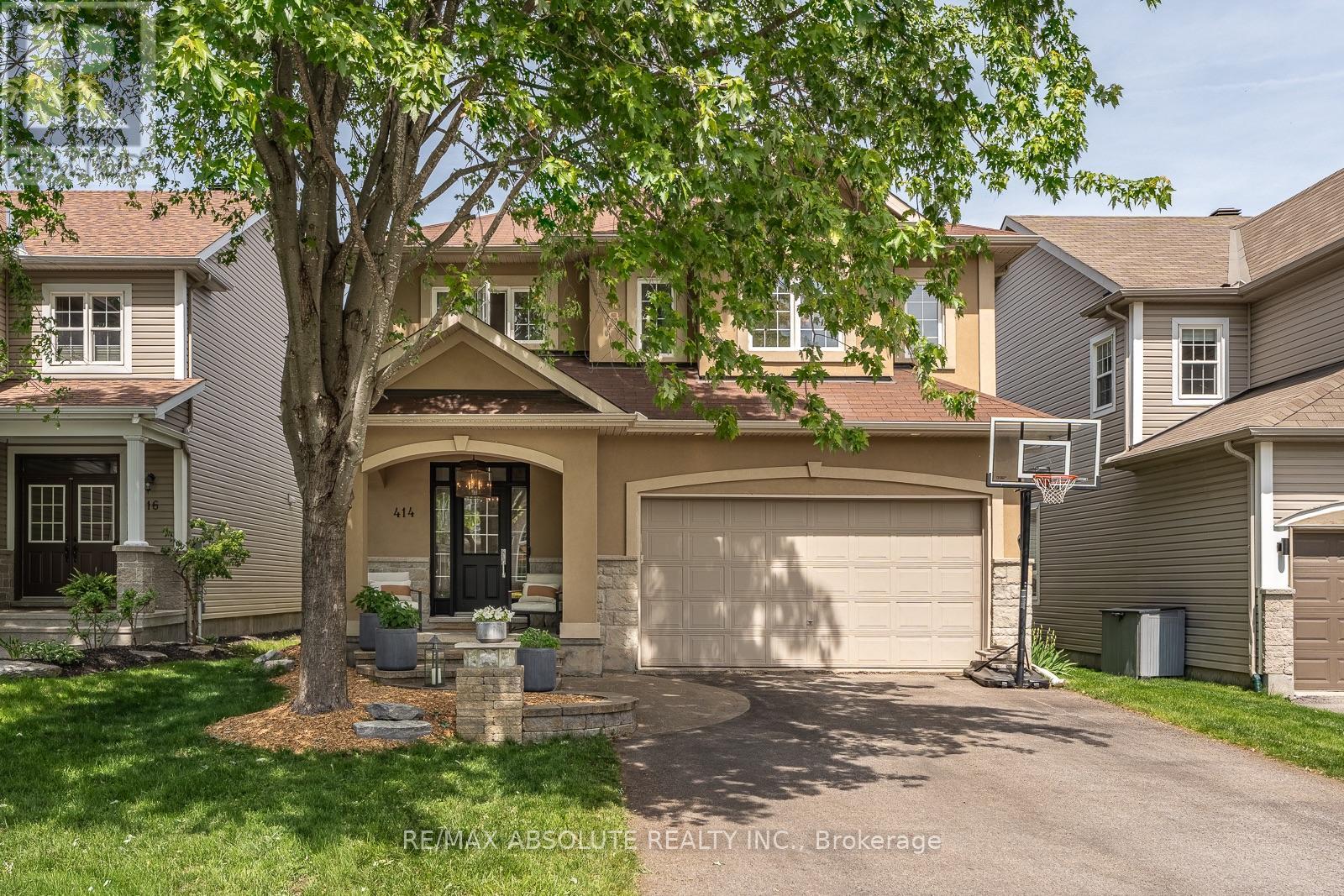 414 LANDSWOOD WAY Property Photo 1