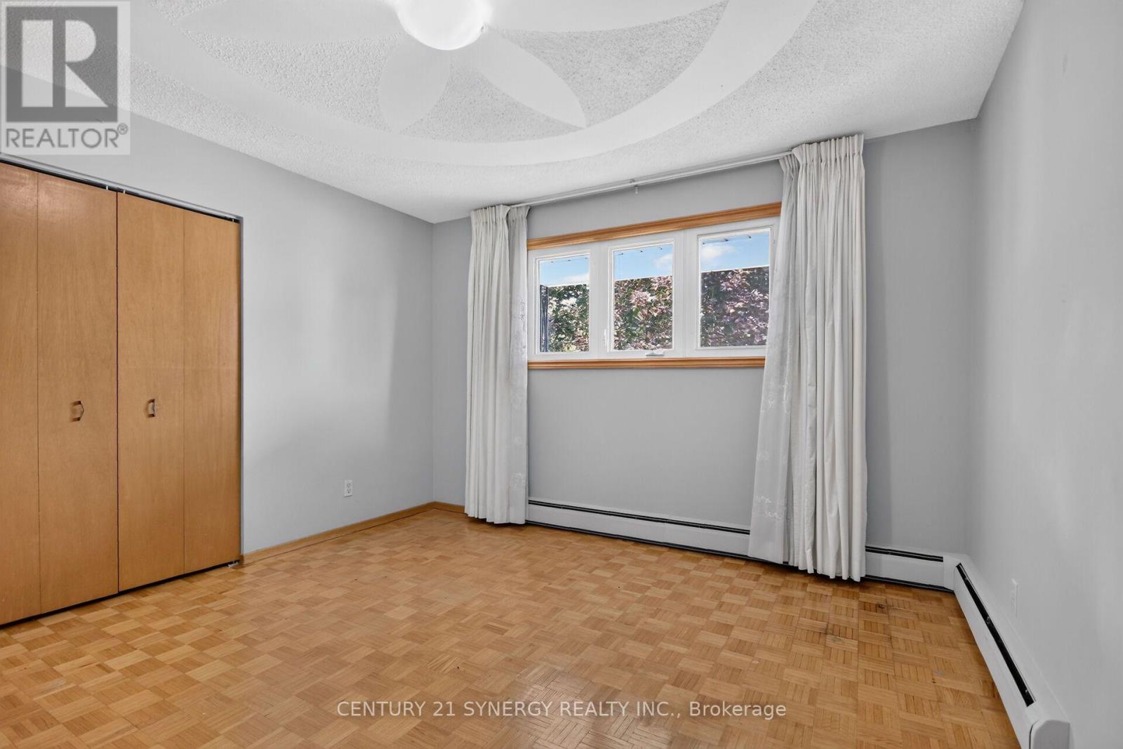 974 Greenbriar Avenue Property Photo 14