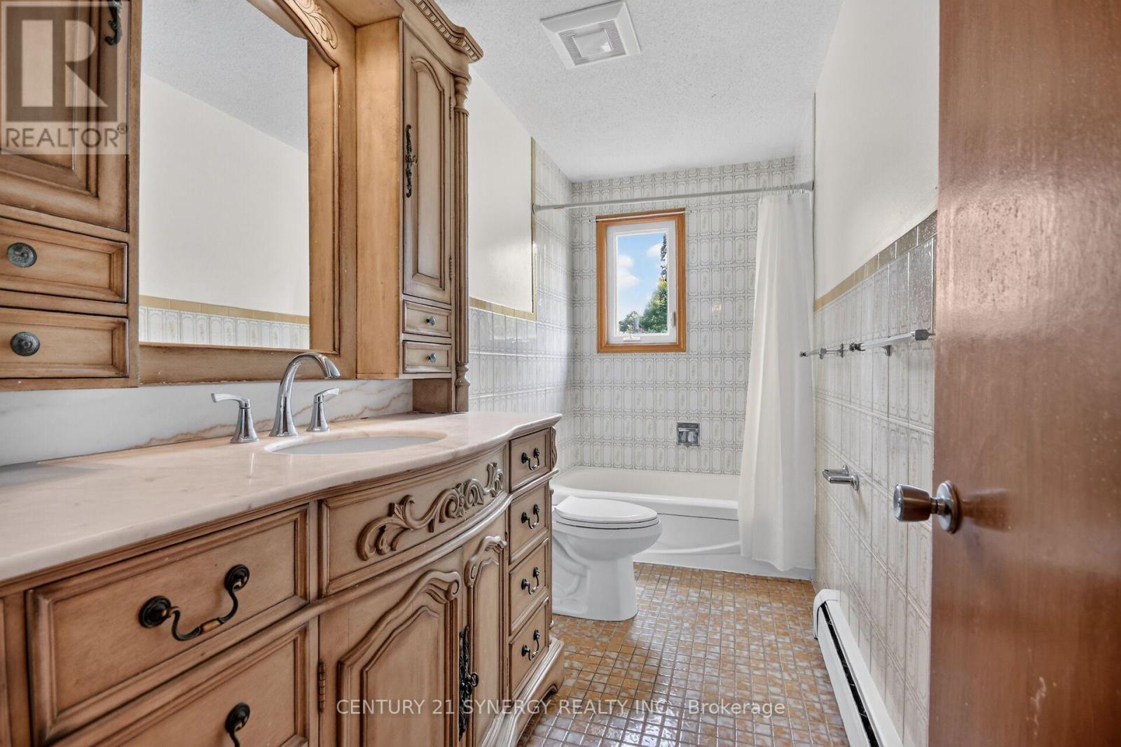 974 Greenbriar Avenue Property Photo 17