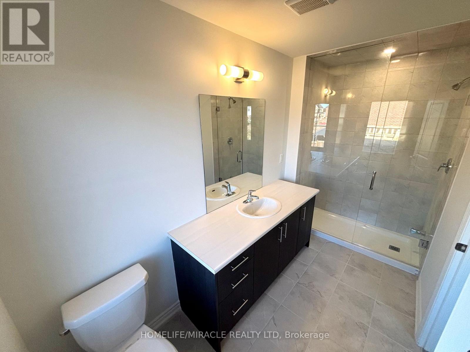 8 Elite Crescent Property Photo 15