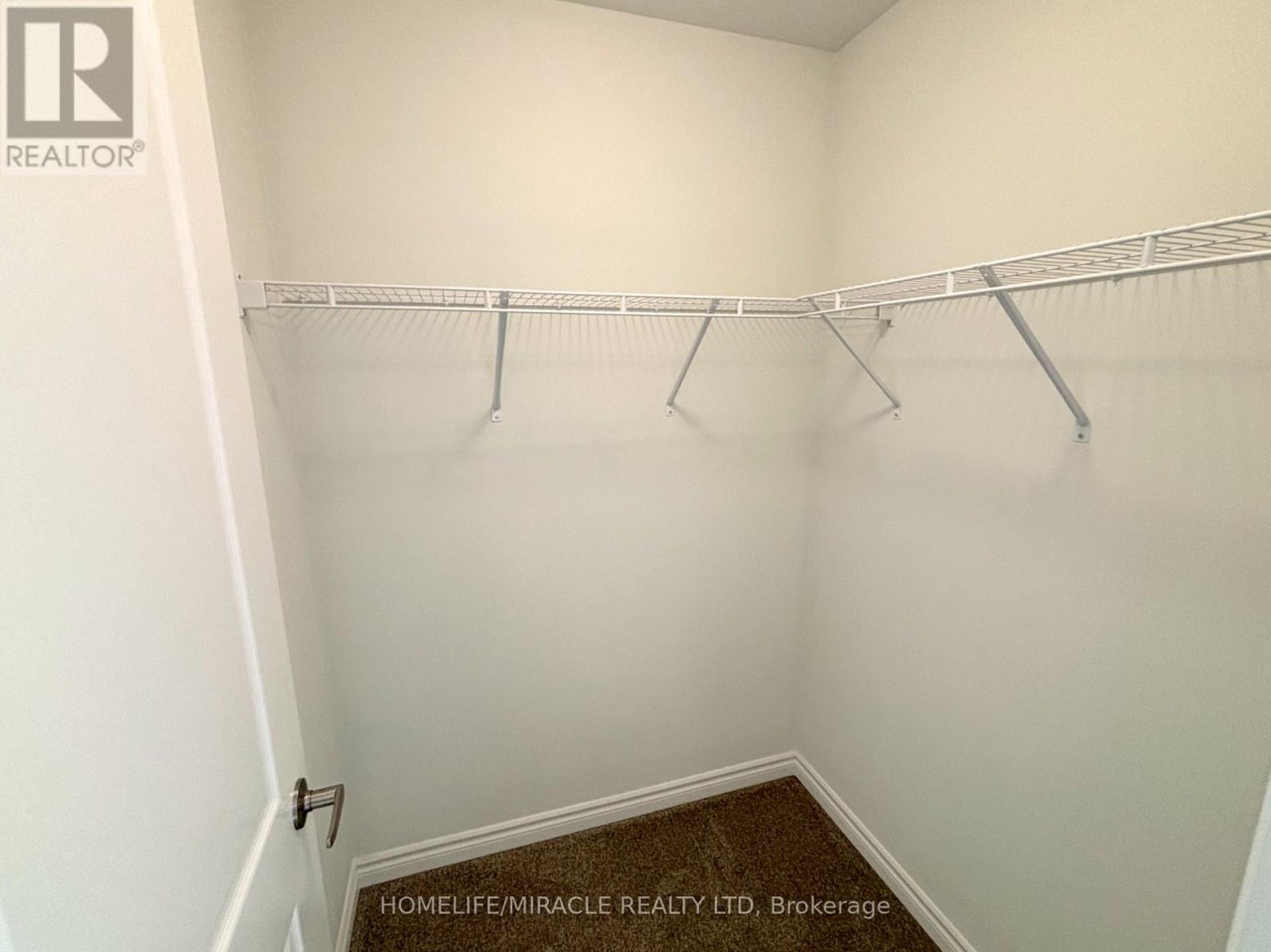 8 Elite Crescent Property Photo 17