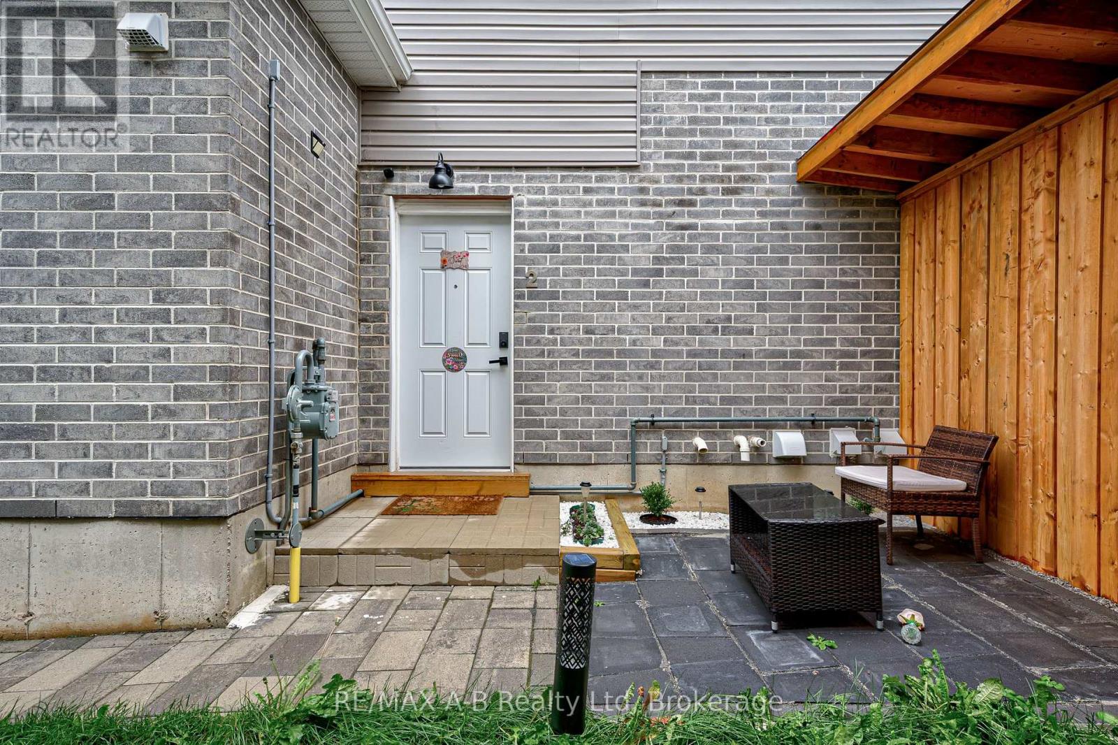258 Bradshaw Drive Property Photo 2