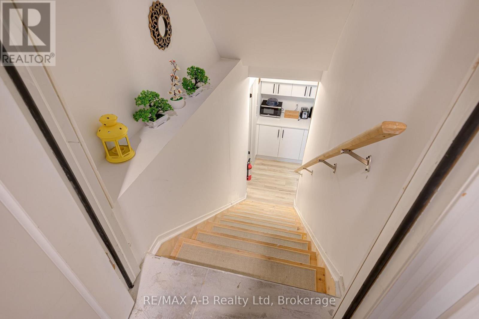 258 Bradshaw Drive Property Photo 3
