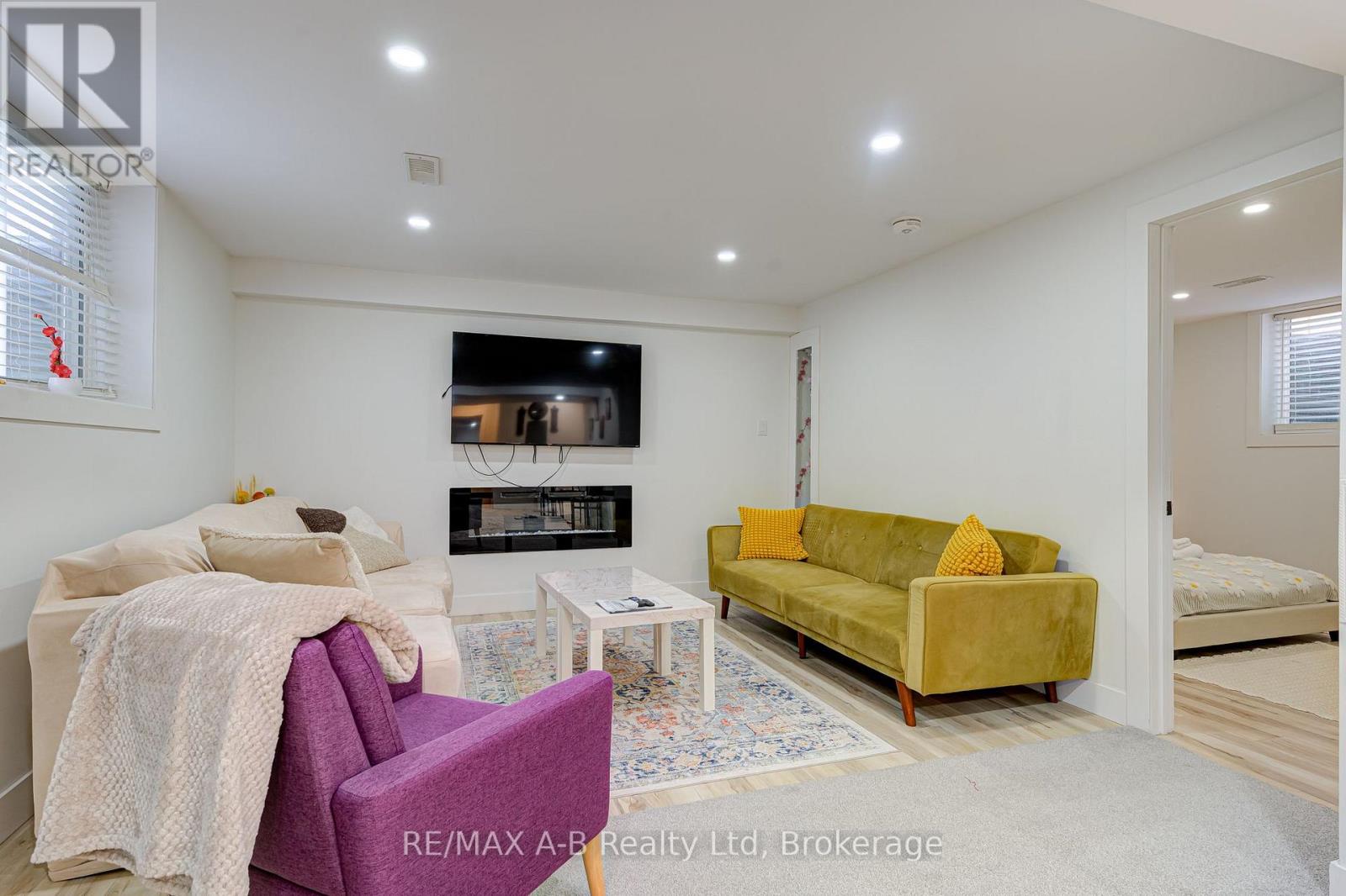 258 Bradshaw Drive Property Photo 6