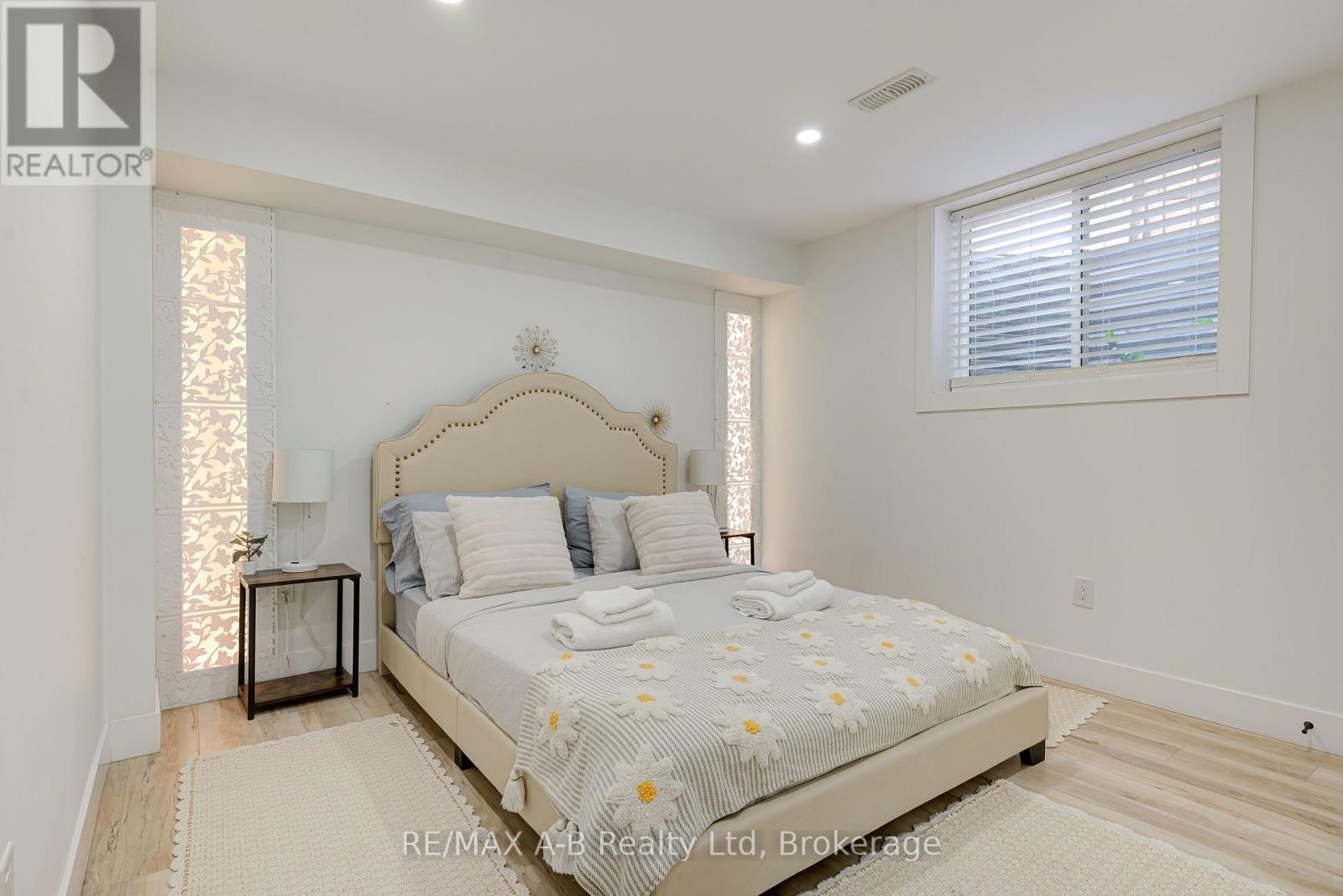 258 Bradshaw Drive Property Photo 7