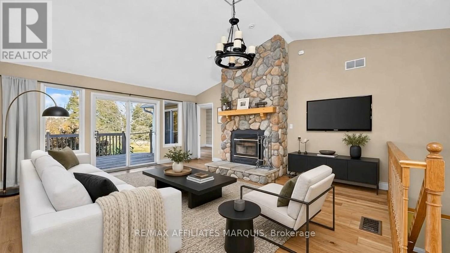 240 Noonan Road S Property Photo 6