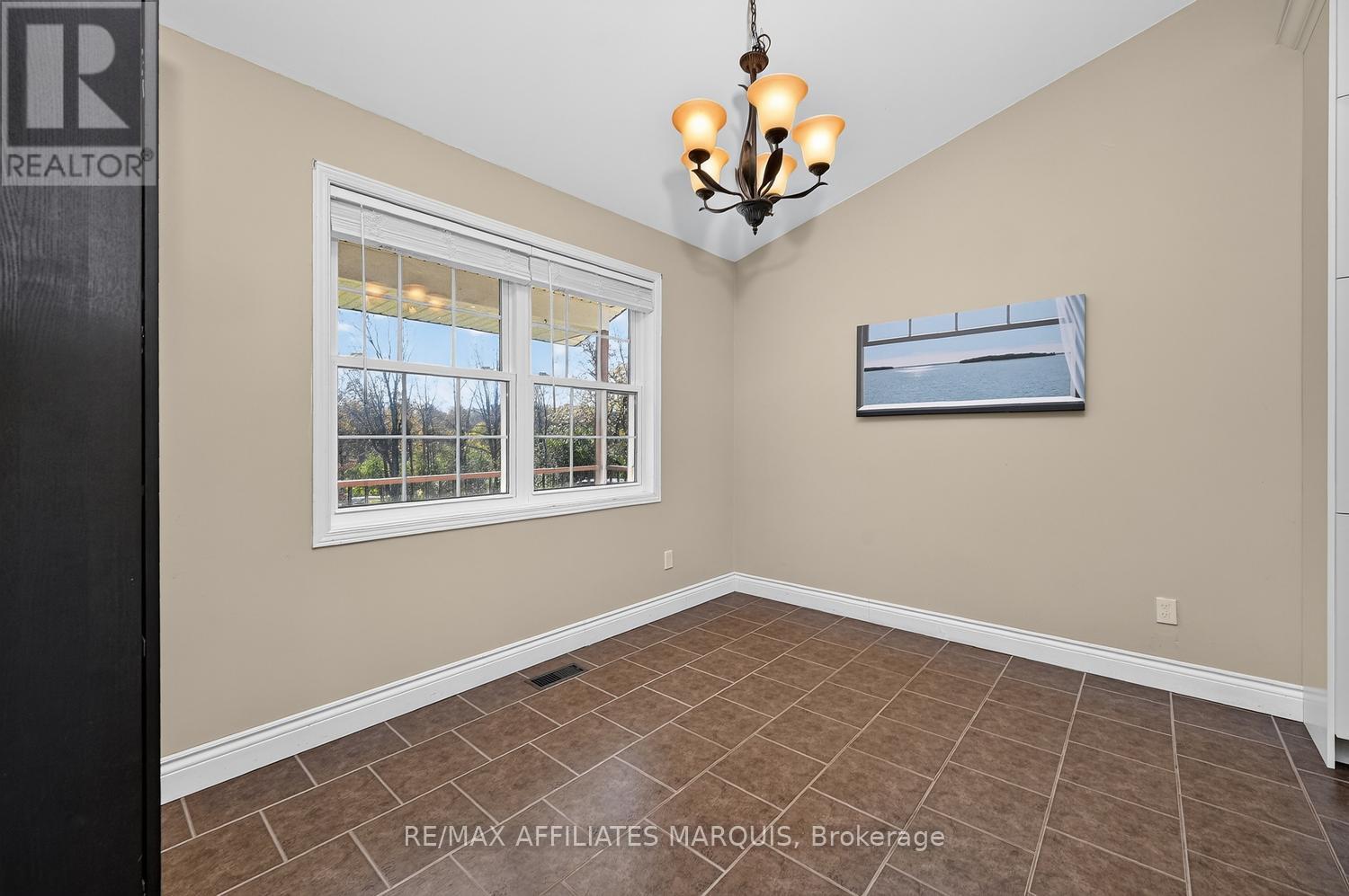 240 Noonan Road S Property Photo 10