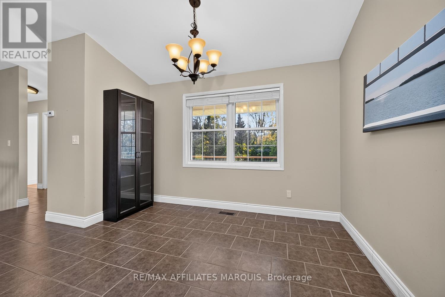 240 Noonan Road S Property Photo 12