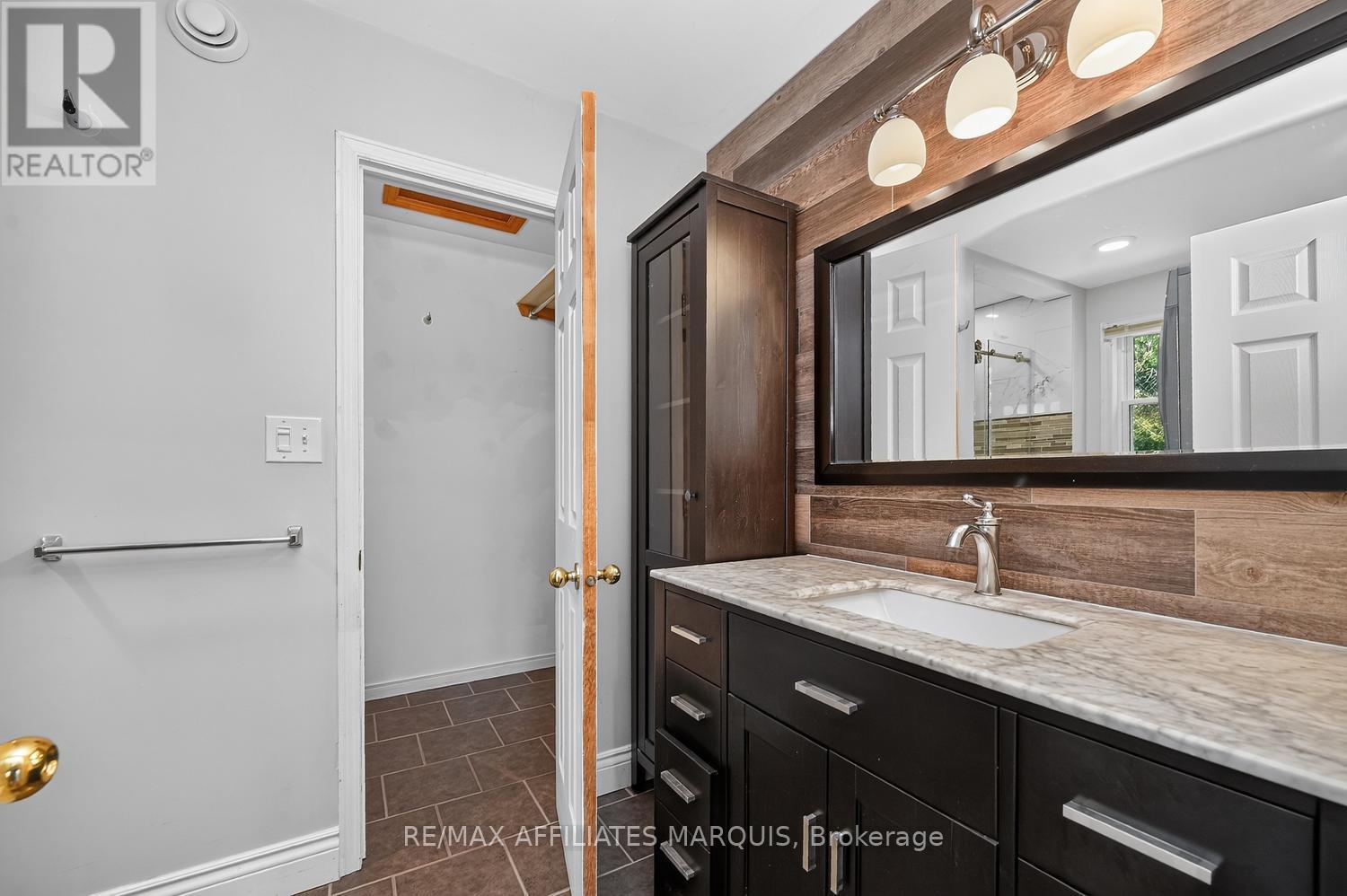 240 Noonan Road S Property Photo 22