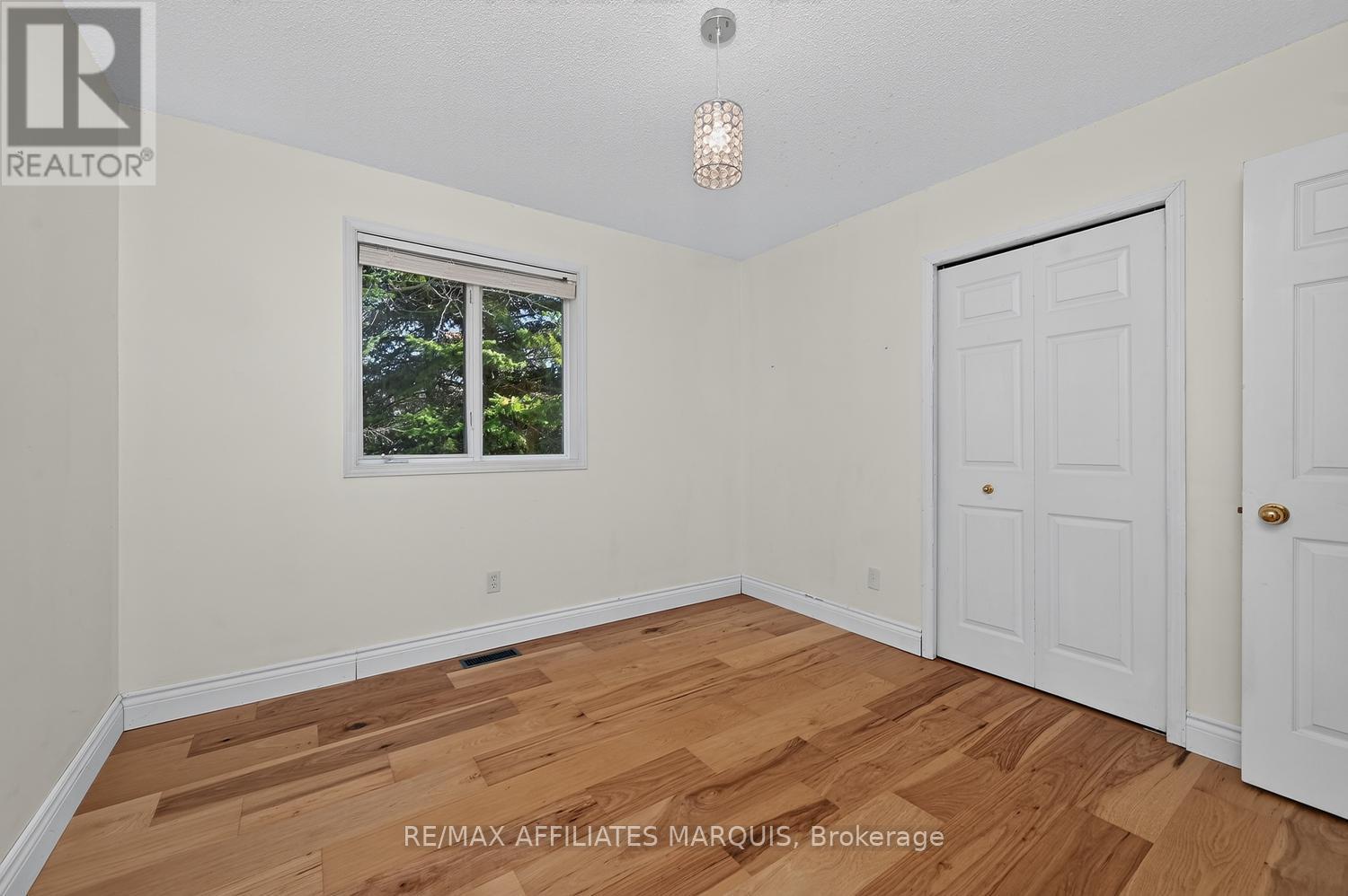 240 Noonan Road S Property Photo 25
