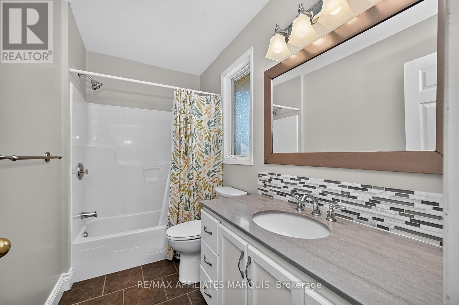 240 Noonan Road S Property Photo 29